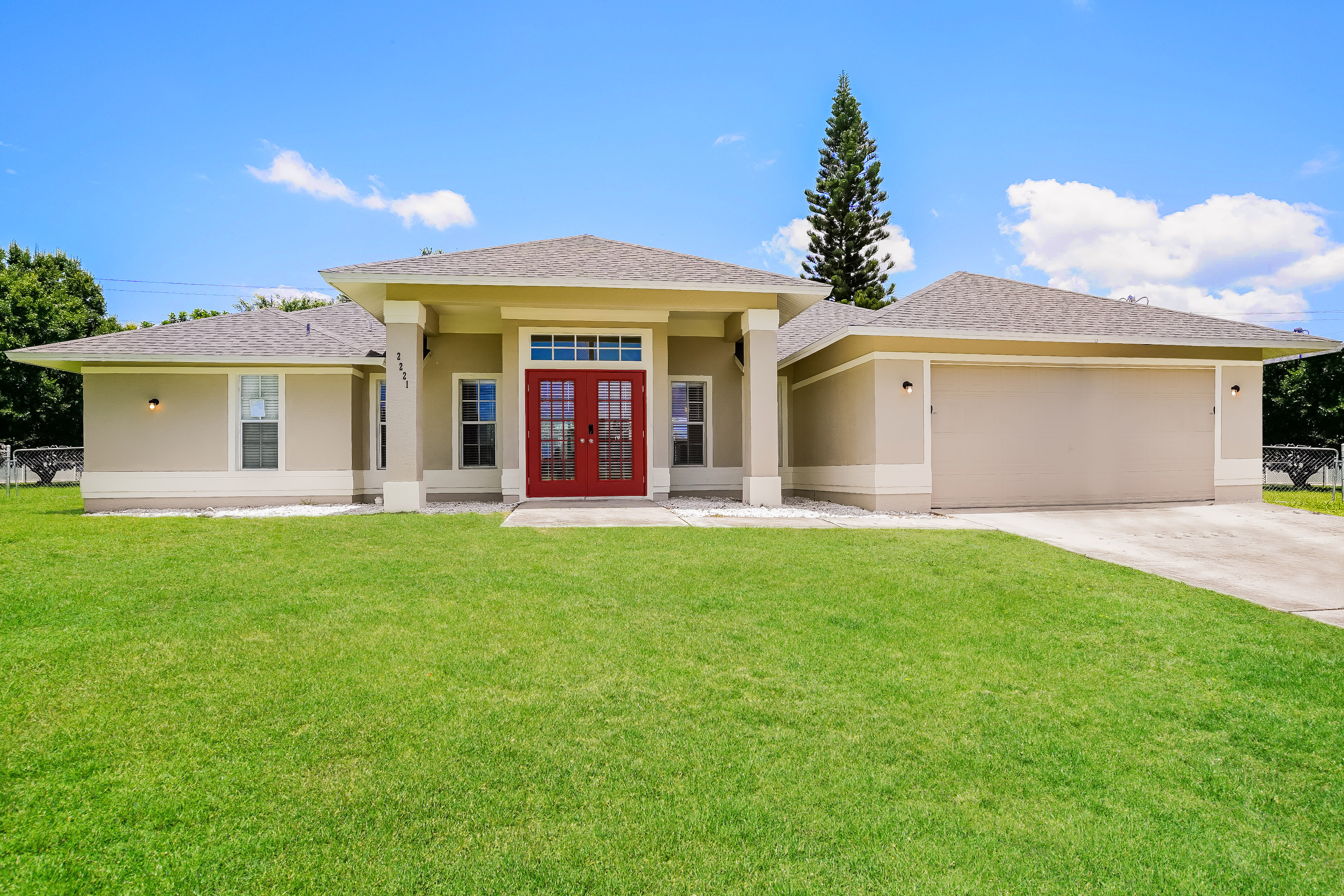 2221 NE 3rd Street Cape Coral, FL 33909
